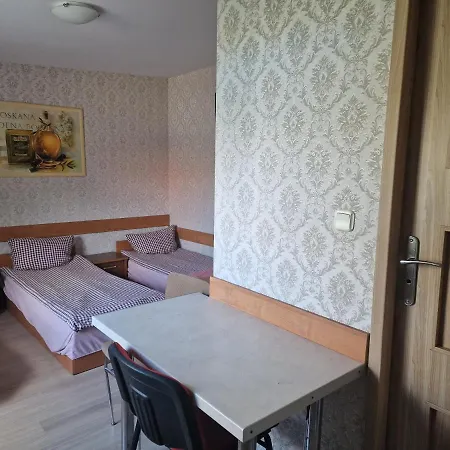 Ali Проживание в семье *