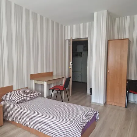 Ali Проживание в семье *