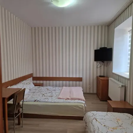 Ali Alloggio in famiglia